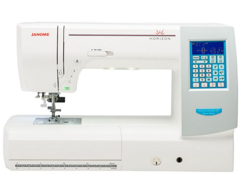 Janome quiltmachine op witte achtergrond